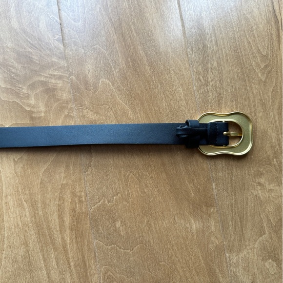 H&M Black Faux Leather Belt with Gold Buckle, Size Medium - Picture 13 of 14